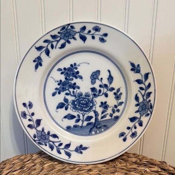 “Hampton” Design Winterthur Adaption Blue Floral Porcelain Salad Plate - Picture 1 of 6